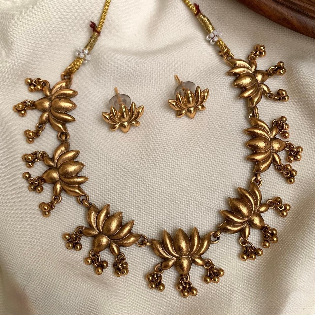 Full gold Lotus necklace set