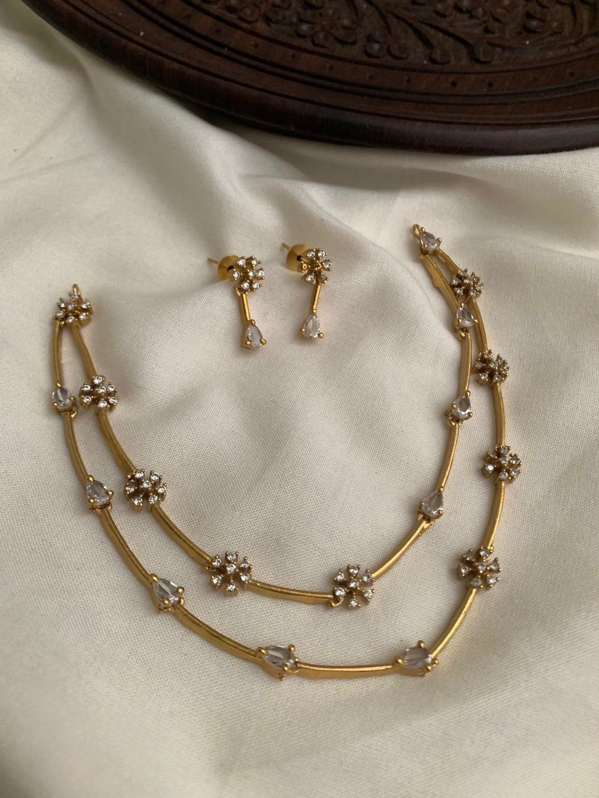 Double layered stone set