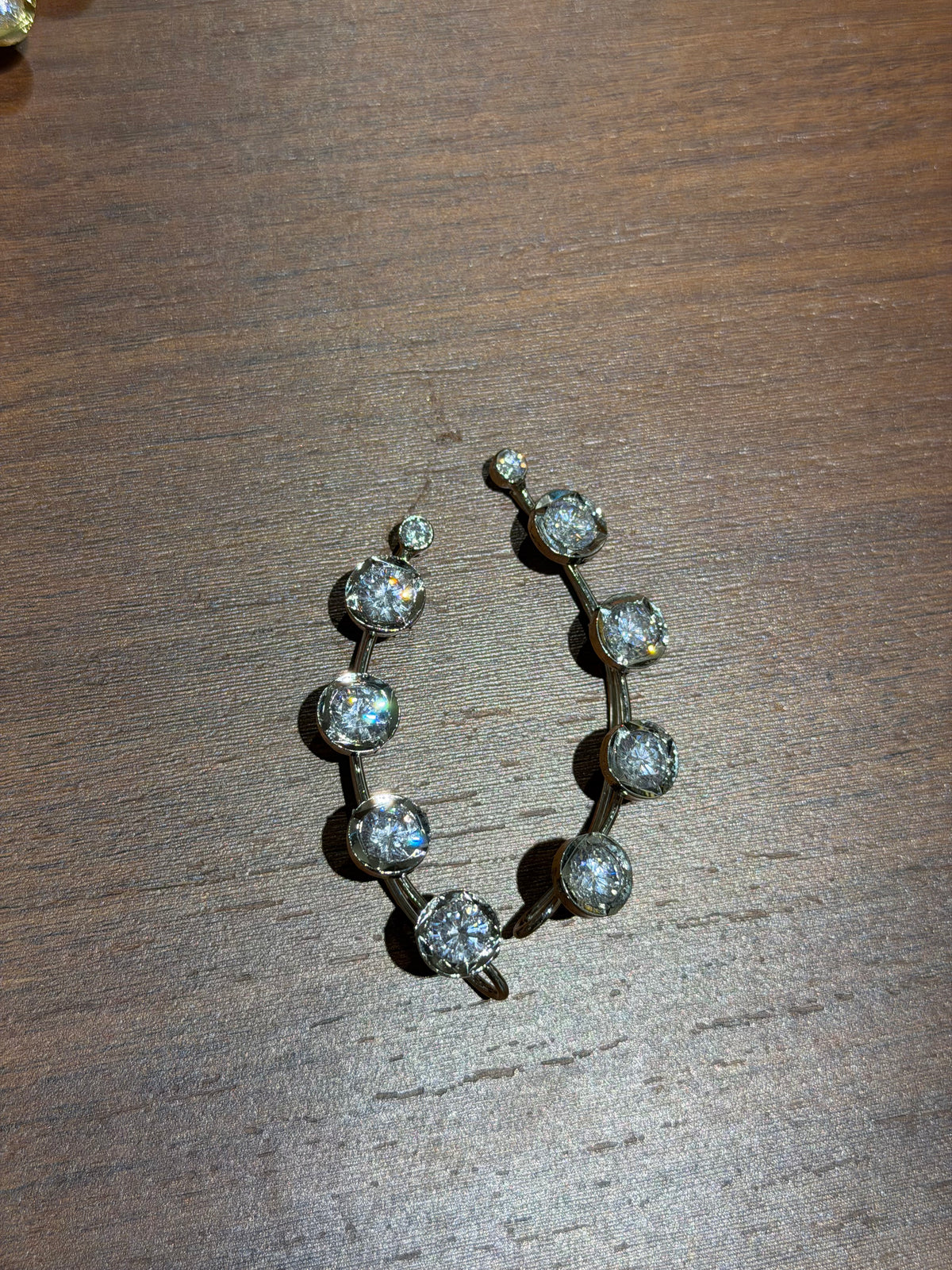 5 stone Earcuff