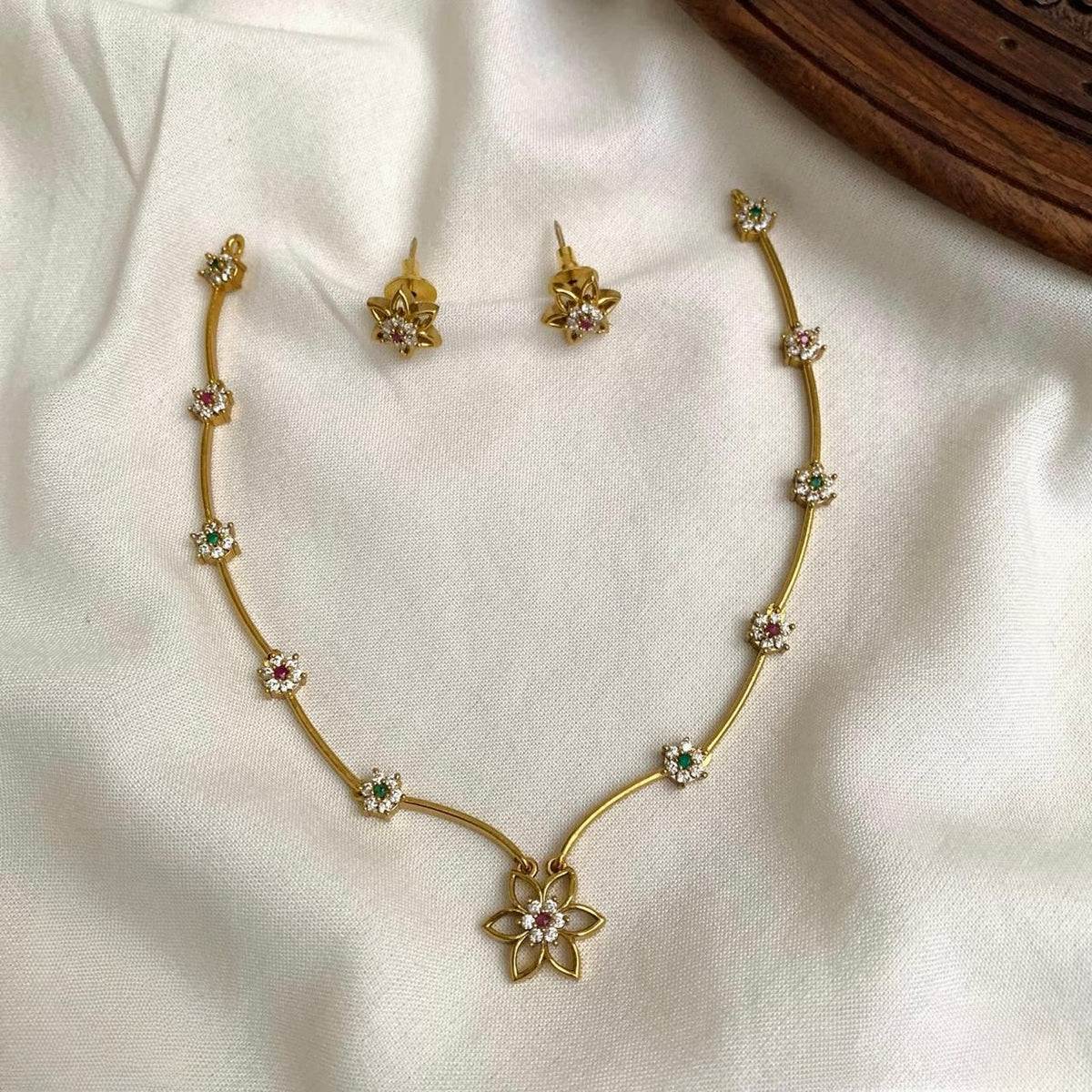 Minimal floral chain