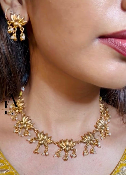 Full gold Lotus necklace set