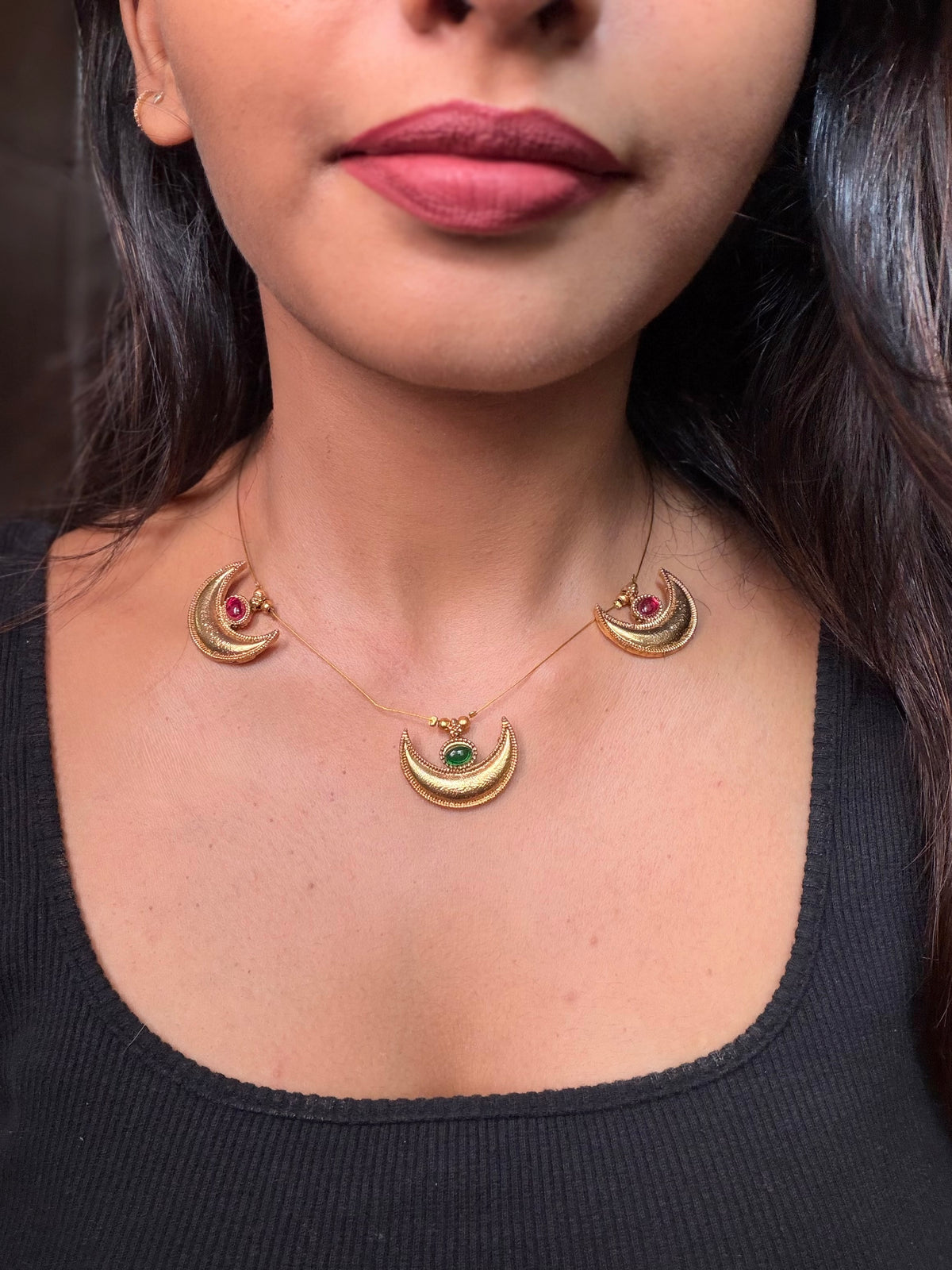 Half moon Invisible chain