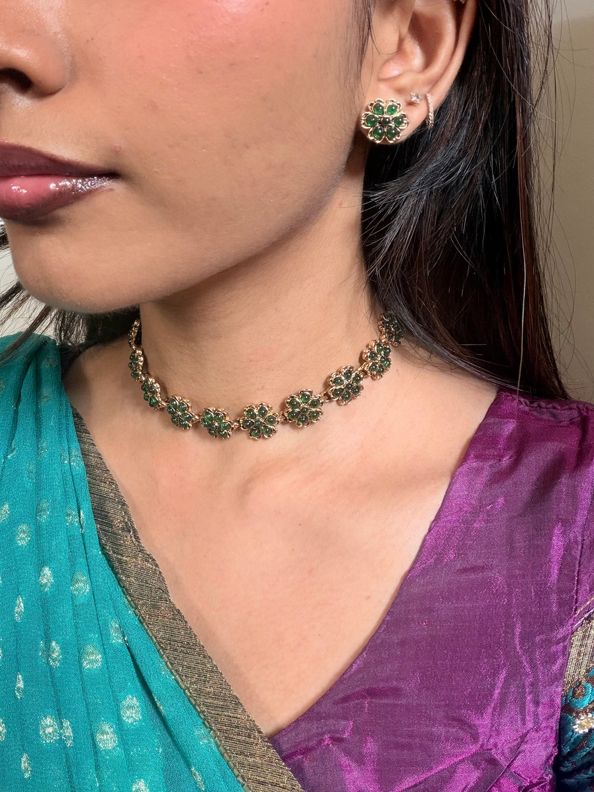 Flower choker