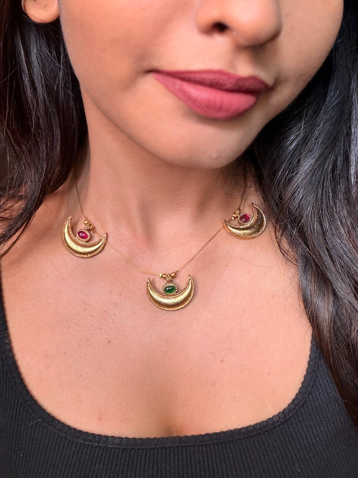 Half moon Invisible chain