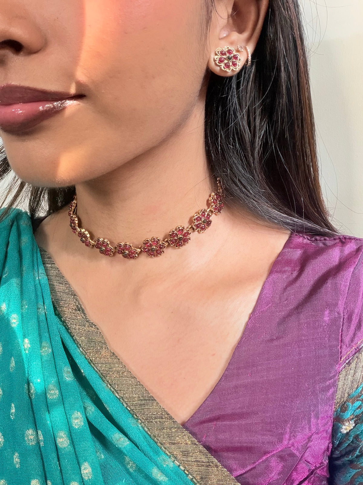 Flower choker