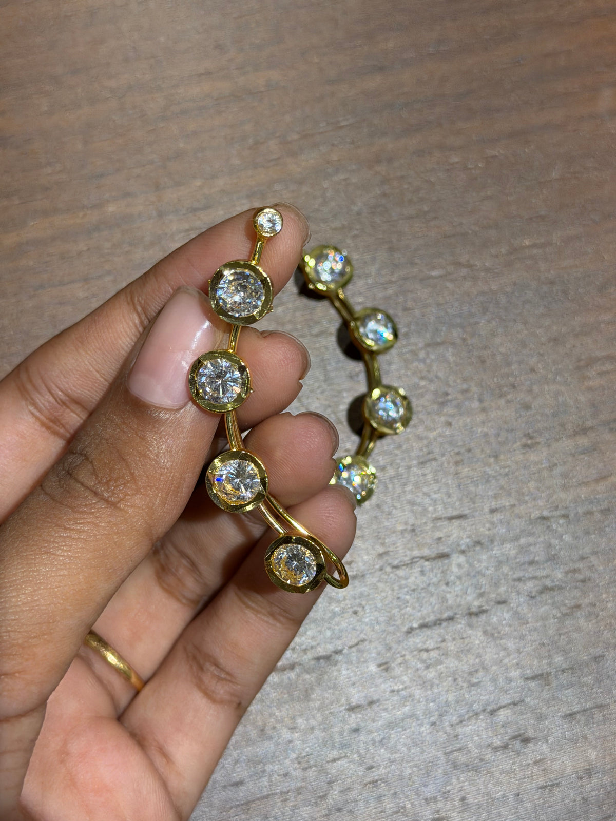 5 stone Earcuff