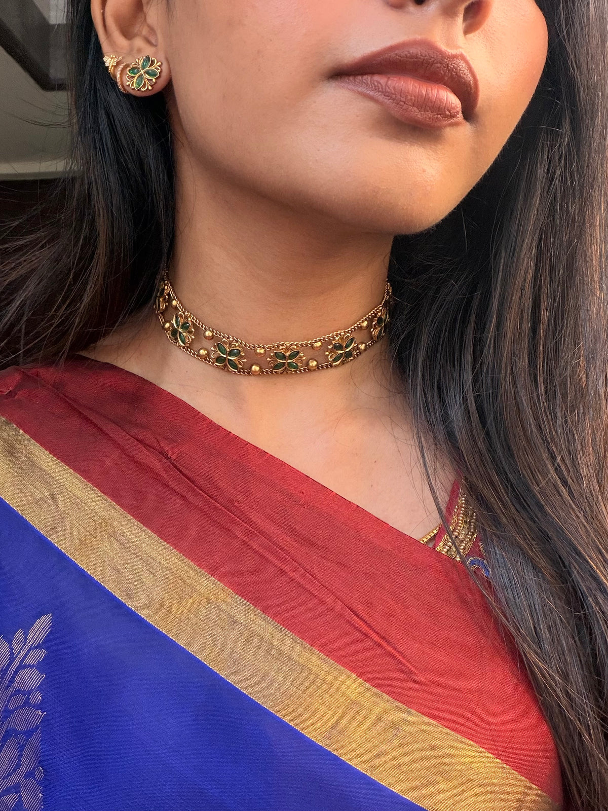Flower choker