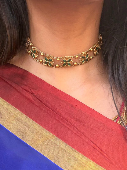 Flower choker