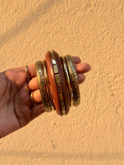 Wooden bangle set