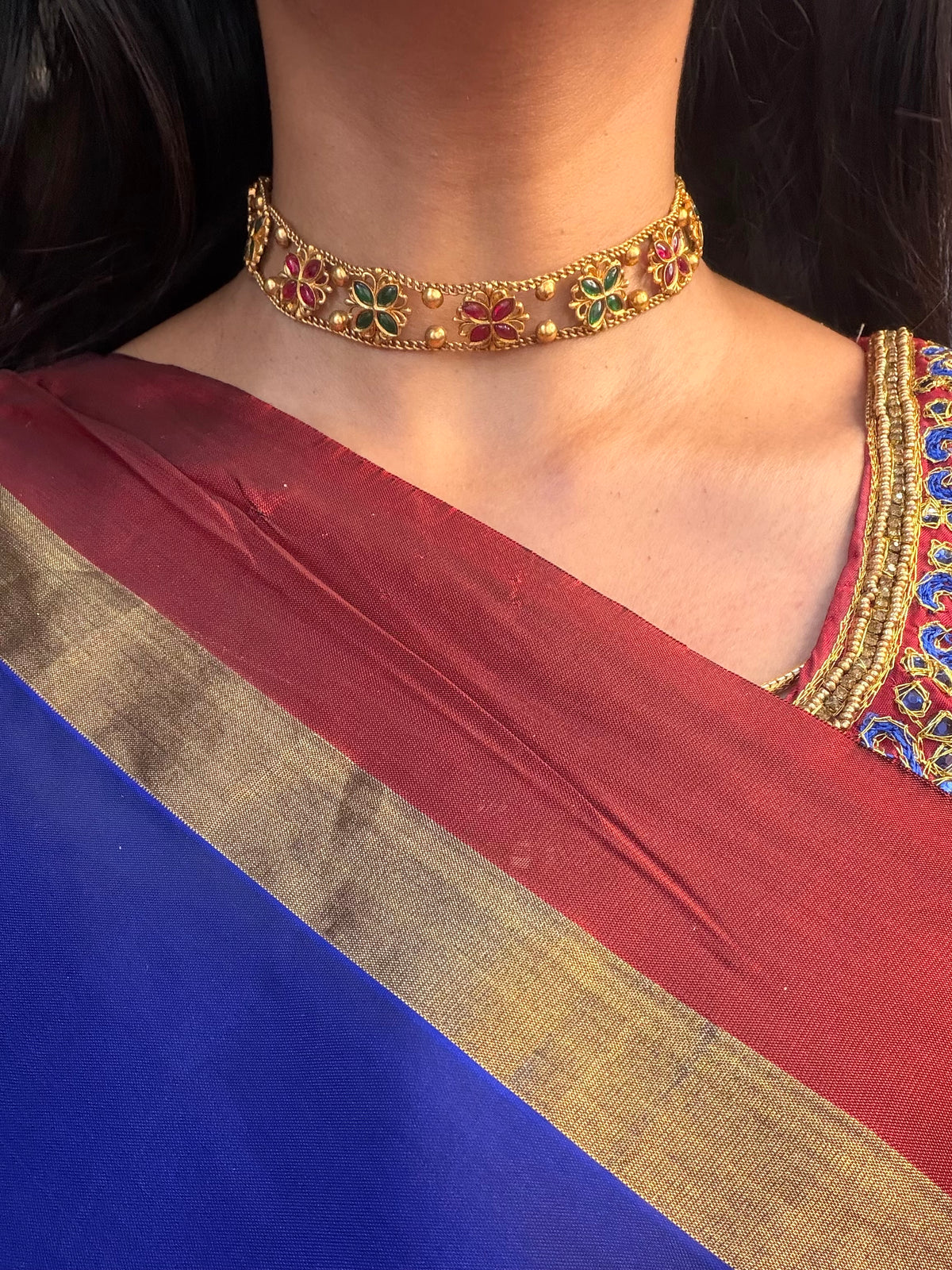 Flower choker