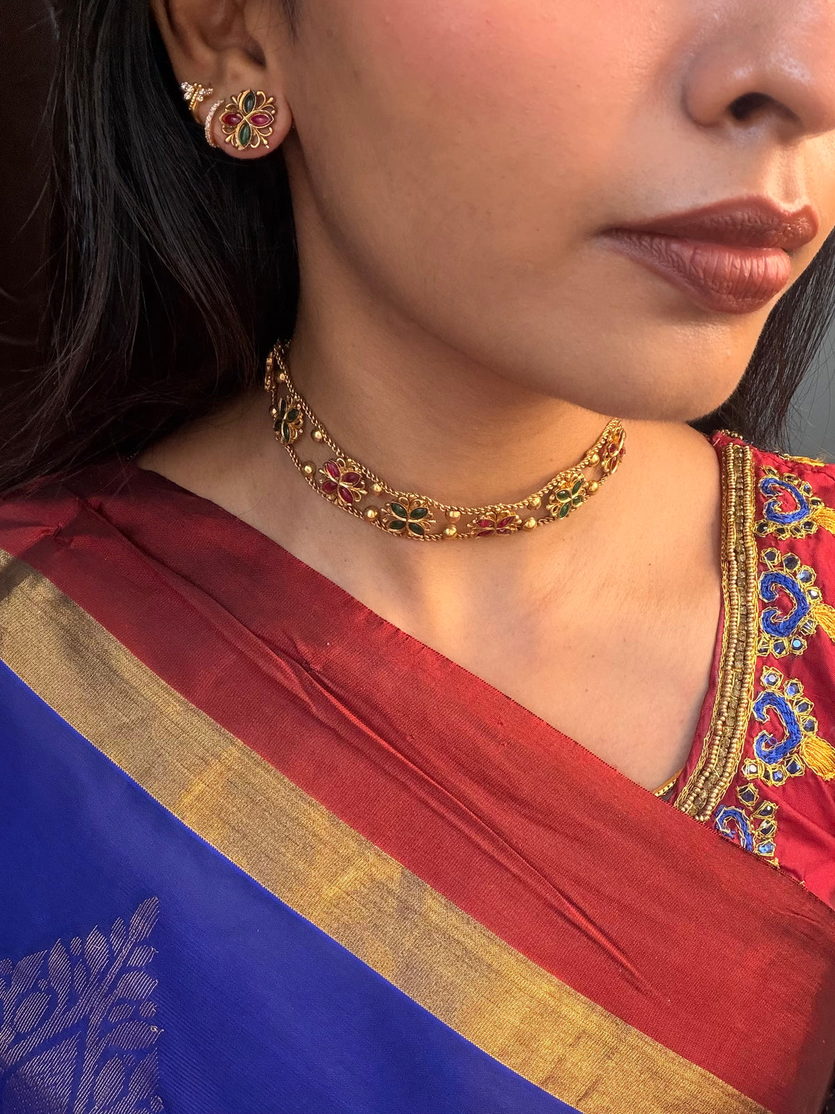 Flower choker