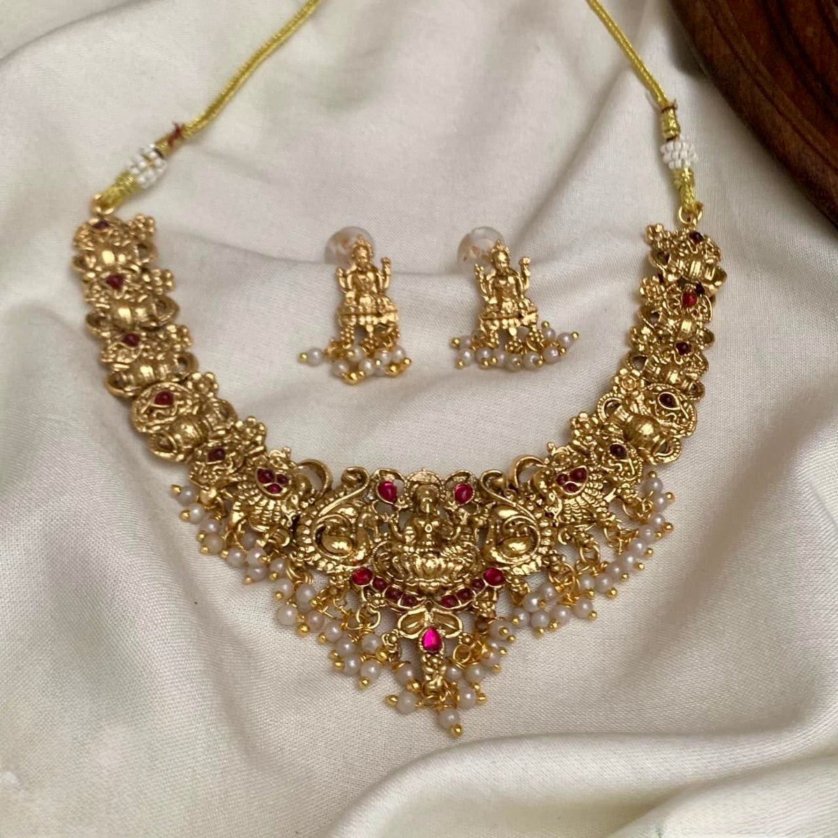 Lakshmi necklace set