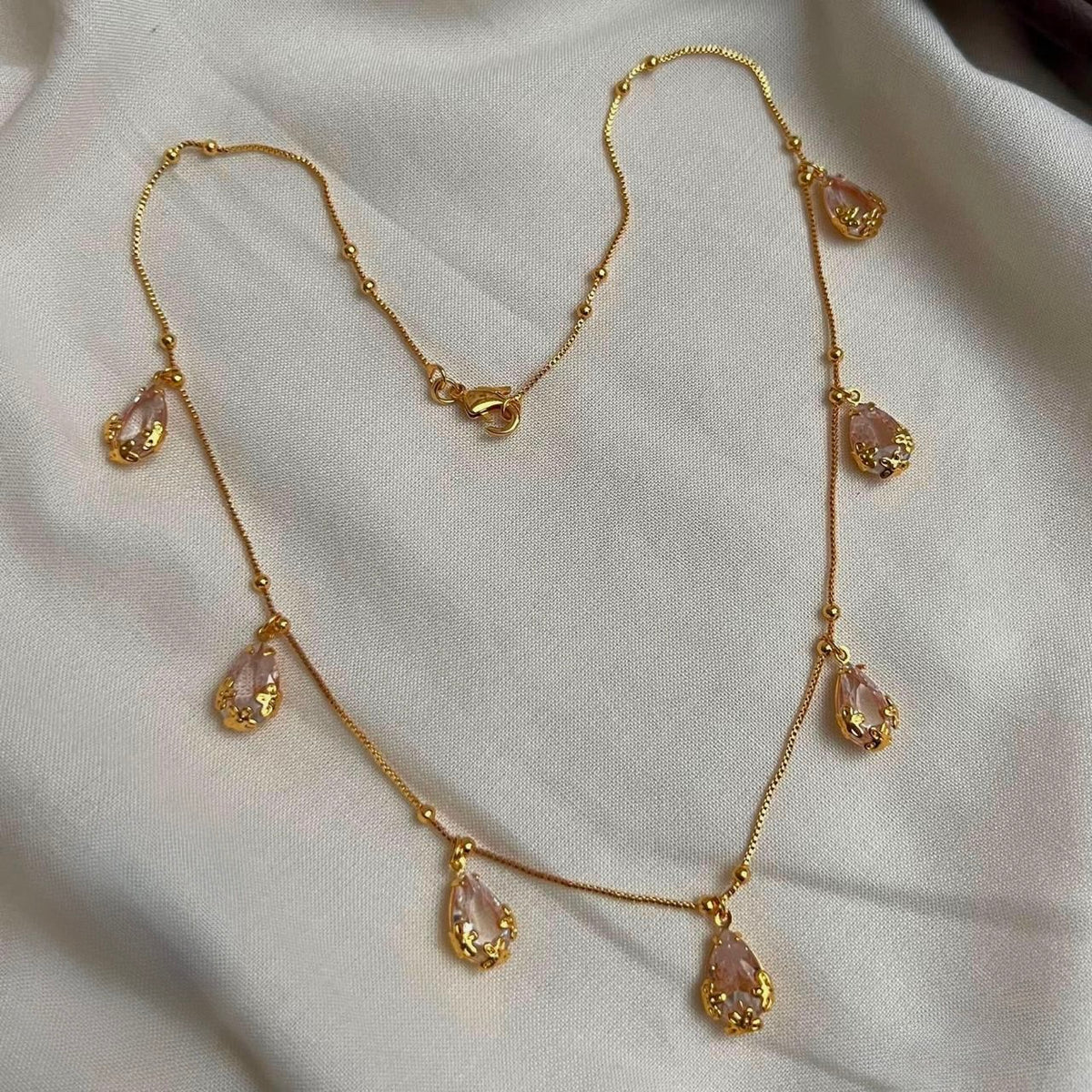 Daily wear invisible chain